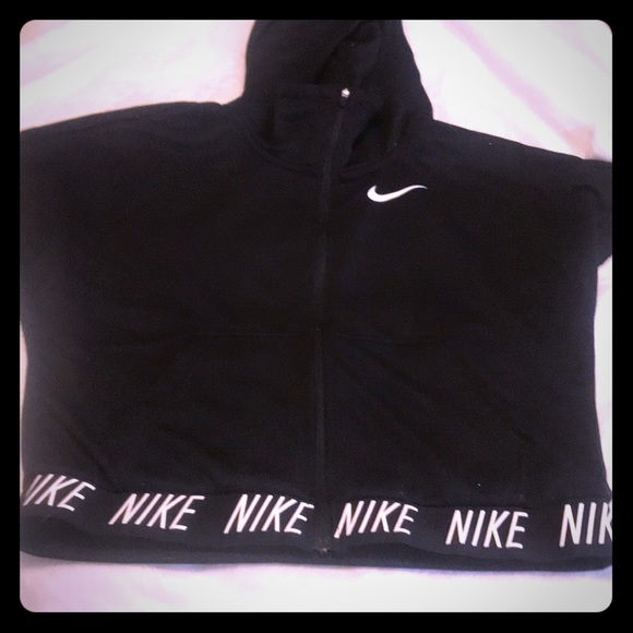 nike short sleeve sweater